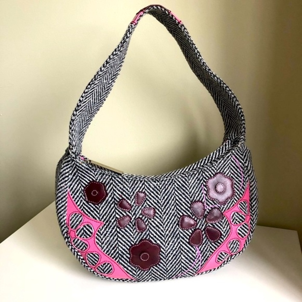 3/$30💚Guido Martinez black and pink chevron floral purse bag